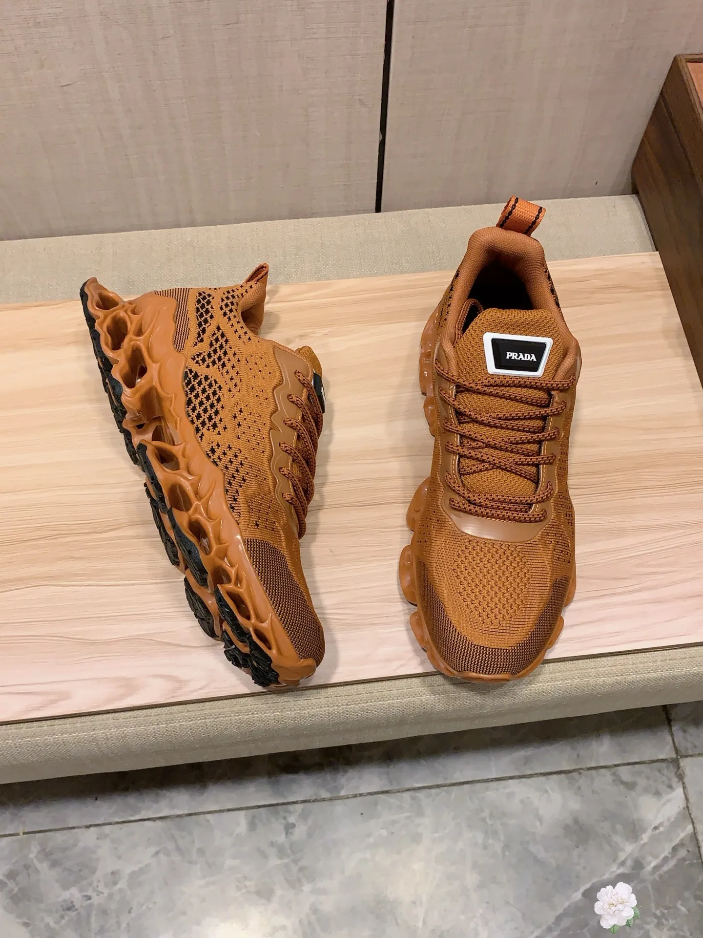 Men's men's shoes💰460💰💰🎩🎩[Lightning][Lightning] "PRADA*" The latest and most popular casual shoes, top brand [seduce] luxury ~ purchasing agency, top ~ quality. [Strong] The upper is made of imported breathable fly weave material ➕ breathable sheepskin feet (•) with fine workmanship. The original stylish and stylish soft rubber wear-resistant and non-slip outsole is light and comfortable on the feet. The real thing looks better when photographed. 004: Size: 38-44, 3️⃣ colors selected